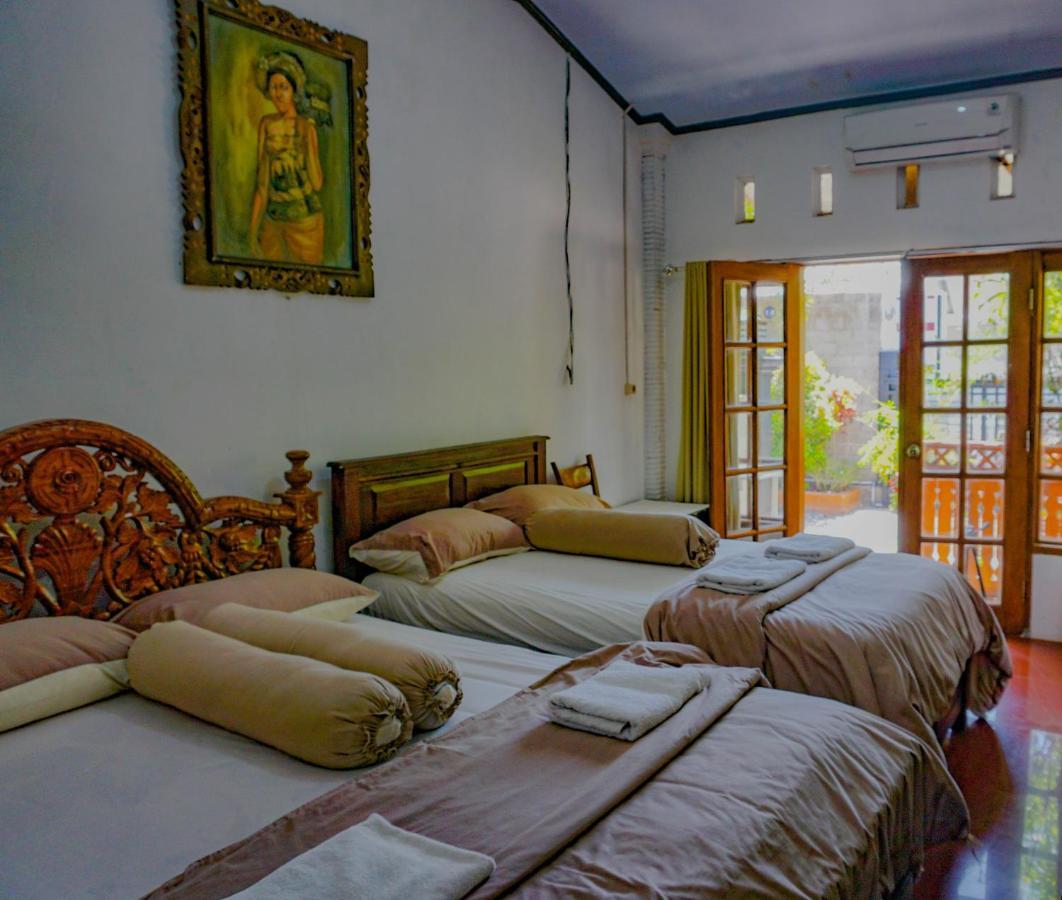 Wisma Pulau Merah Pasanggaran ภายนอก รูปภาพ